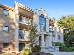 14 Bourbon St 25, Peabody MA 01960