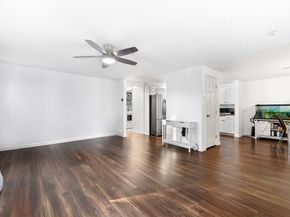 14 Bourbon St 25, Peabody MA 01960