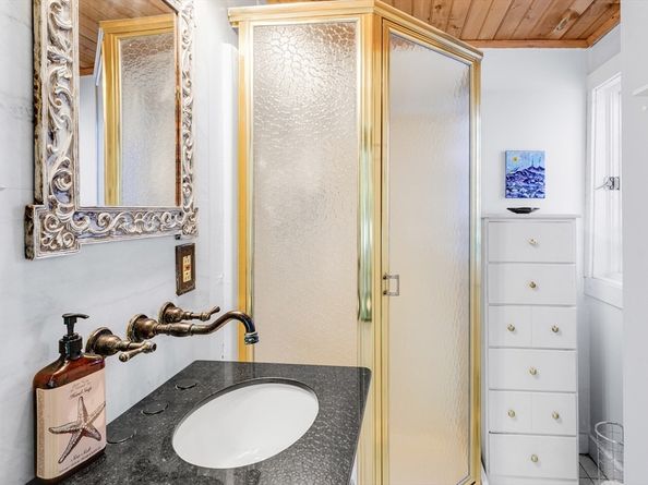 64 Linebrook Rd, Ipswich MA 01938