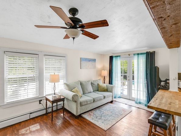 64 Linebrook Rd, Ipswich MA 01938