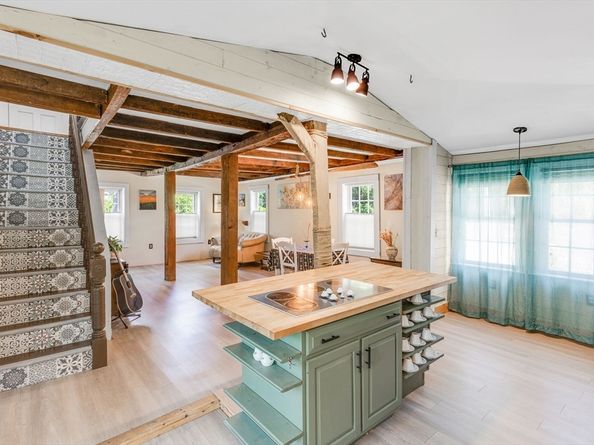 64 Linebrook Rd, Ipswich MA 01938