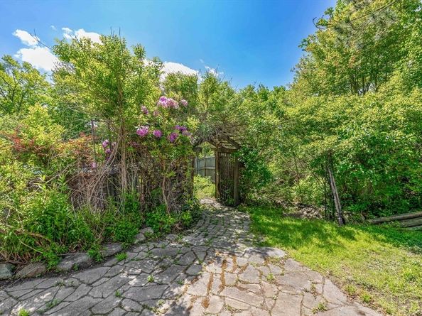 64 Linebrook Rd, Ipswich MA 01938