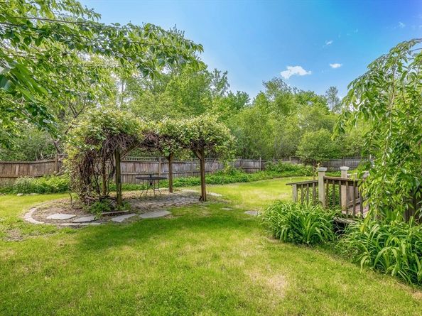 64 Linebrook Rd, Ipswich MA 01938