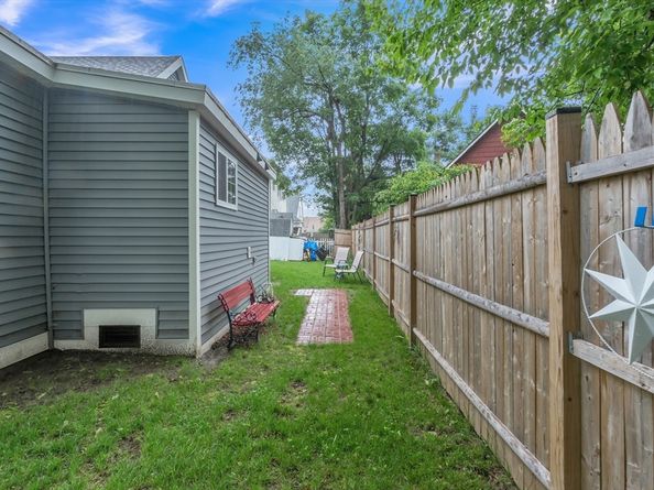 21 Myrtle Ave, Sterling MA 01564