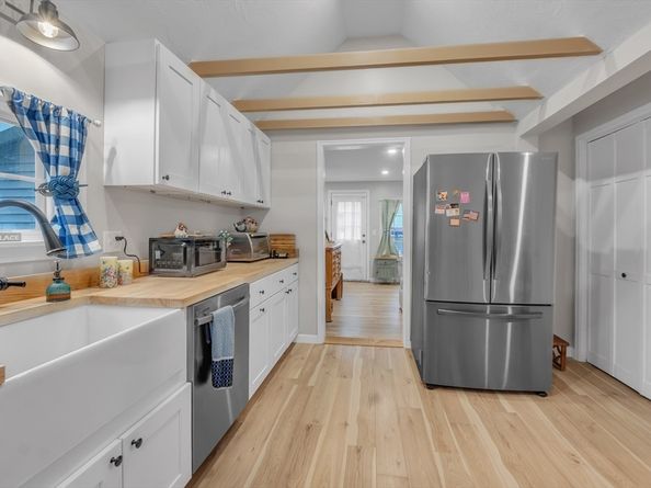 21 Myrtle Ave, Sterling MA 01564
