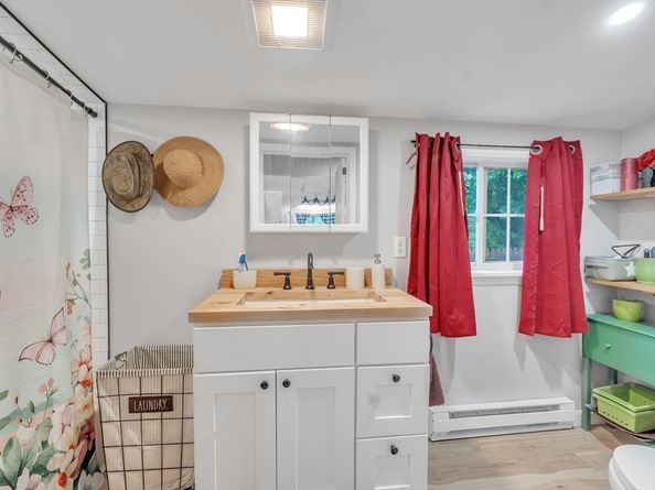 21 Myrtle Ave, Sterling MA 01564