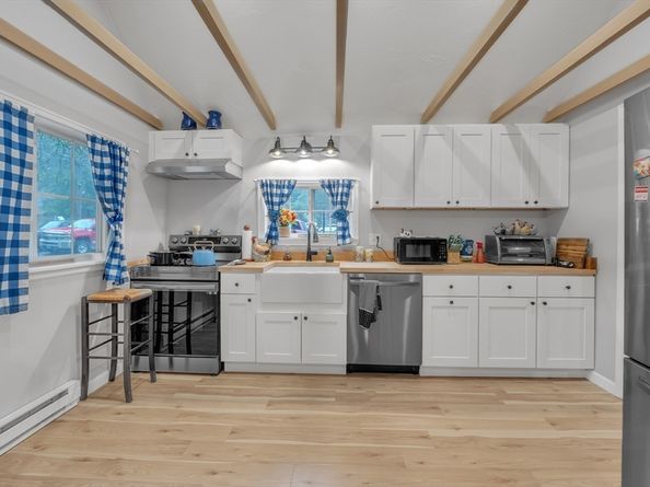 21 Myrtle Ave, Sterling MA 01564