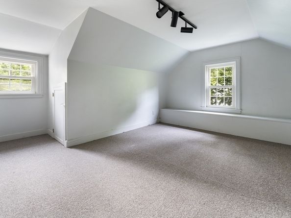 9 Dennison Rd, Worcester MA 01609