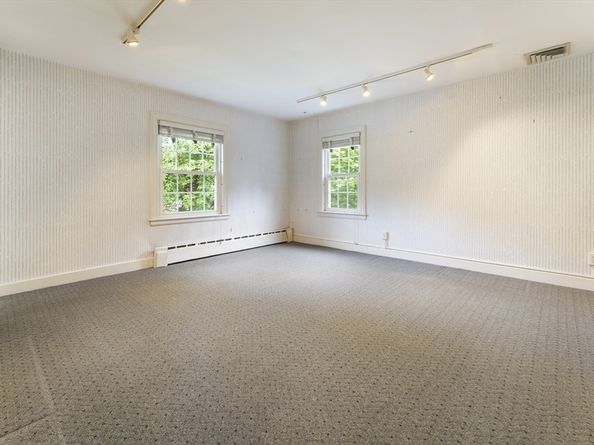 9 Dennison Rd, Worcester MA 01609