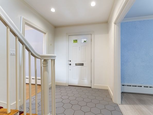 9 Dennison Rd, Worcester MA 01609