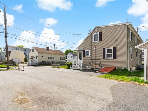 60 Lynn St, Peabody MA 01960