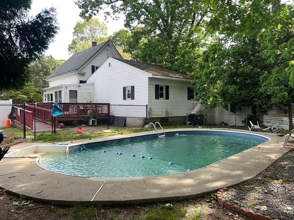 206 Pine St, Brockton MA 02302