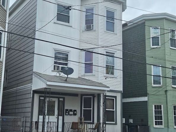 192 Chestnut St, Chelsea MA 02150