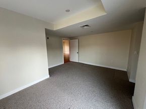 321 Hammond Pond Pkwy U301, Brookline MA 02467