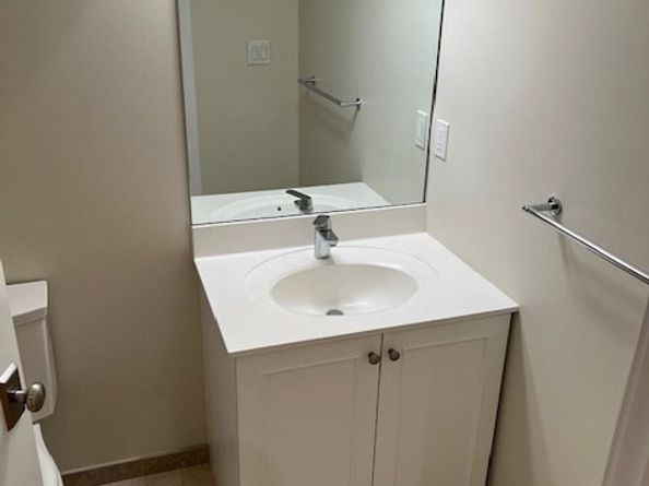 321 Hammond Pond Pkwy U301, Brookline MA 02467