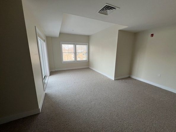 321 Hammond Pond Pkwy U301, Brookline MA 02467