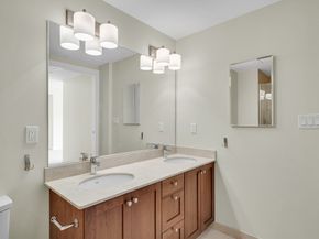 321 Hammond Pond Pkwy U301, Brookline MA 02467