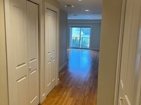 321 Hammond Pond Pkwy U301, Brookline MA 02467