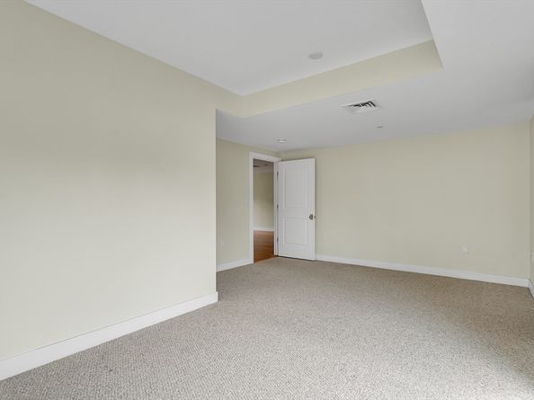 321 Hammond Pond Pkwy U301, Brookline MA 02467