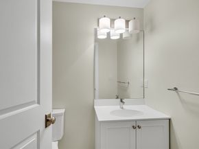 321 Hammond Pond Pkwy U301, Brookline MA 02467