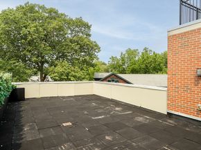 321 Hammond Pond Pkwy U301, Brookline MA 02467