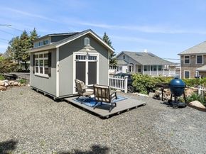 165 Granite St, Rockport MA 01966