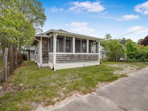 7 Crescent Place, Wareham MA 02571