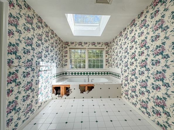 12 Appleseed Dr, Westborough MA 01581