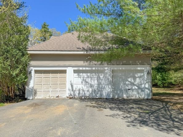 12 Appleseed Dr, Westborough MA 01581