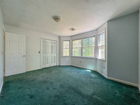 12 Appleseed Dr, Westborough MA 01581