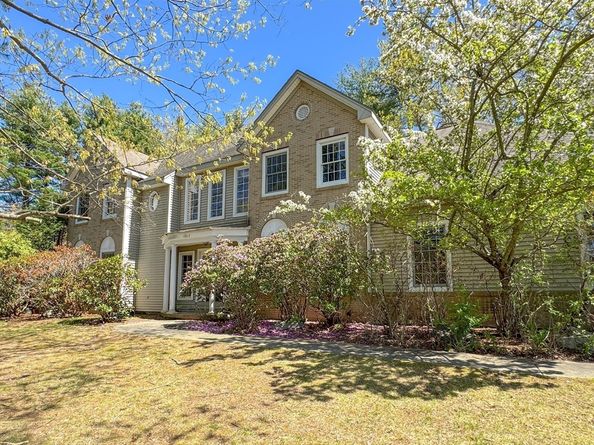 12 Appleseed Dr, Westborough MA 01581