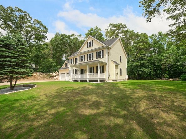 3 Hillside Ave, Westford MA 01886