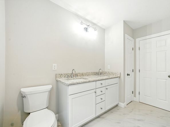 3 Hillside Ave, Westford MA 01886