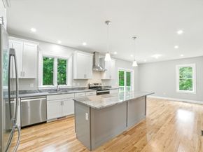3 Hillside Ave, Westford MA 01886