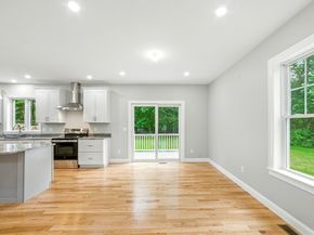 3 Hillside Ave, Westford MA 01886