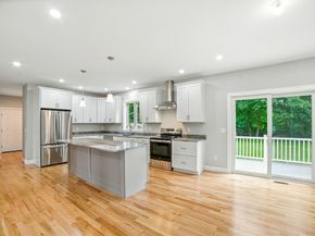 3 Hillside Ave, Westford MA 01886