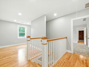 3 Hillside Ave, Westford MA 01886