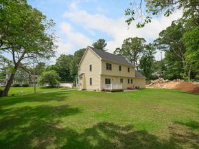 3 Hillside Ave, Westford MA 01886