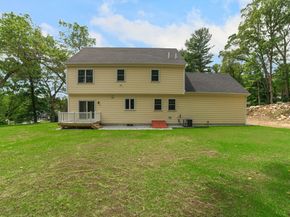 3 Hillside Ave, Westford MA 01886
