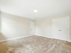 3 Hillside Ave, Westford MA 01886