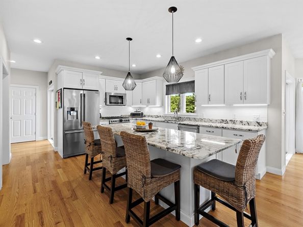 294 Country Club Way, Kingston MA 02364