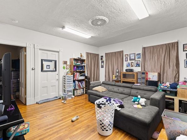 282 Belmont St, Brockton MA 02301
