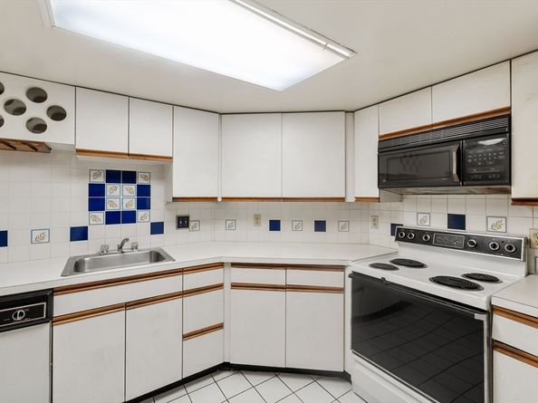 975 Mass Avenue 106, Arlington MA 02476