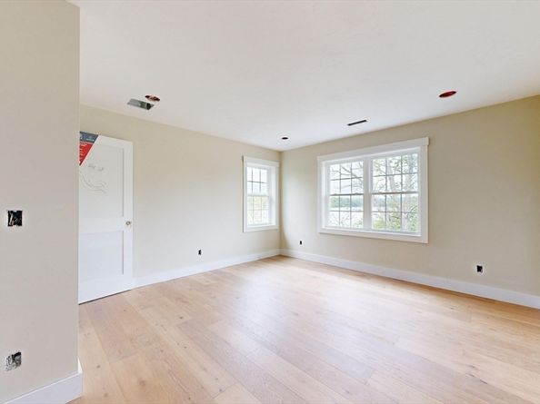 40 Hastings Avenue, Worcester MA 01606