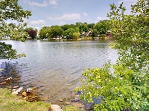 40 Hastings Avenue, Worcester MA 01606