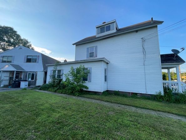 97 Worcester St, Southbridge MA 01550