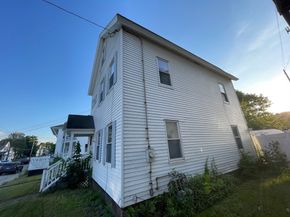 97 Worcester St, Southbridge MA 01550