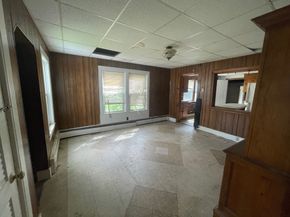 97 Worcester St, Southbridge MA 01550