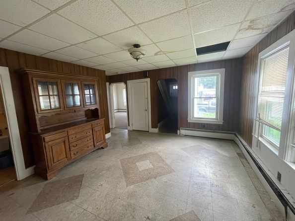 97 Worcester St, Southbridge MA 01550