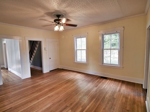 16 Washington St, Chelmsford MA 01863